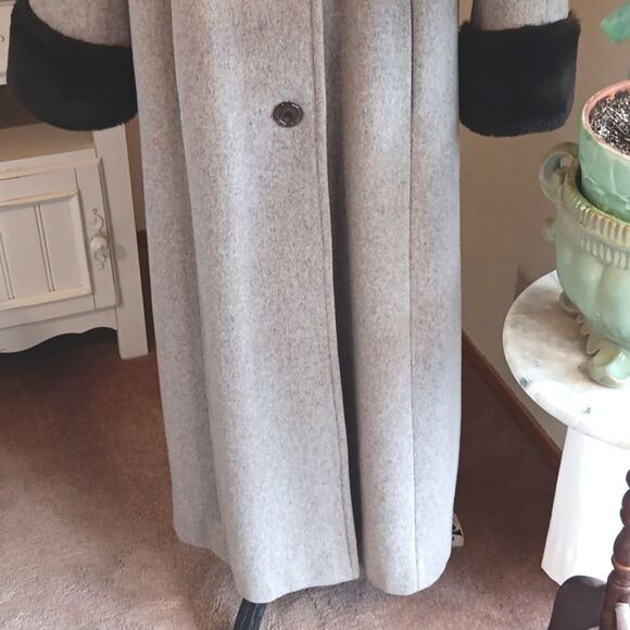 Vintage Alorna Maxi Length Hooded Coat. Retro,  Maxi Length,  Faux Fur Trim - Picture 5 of 16